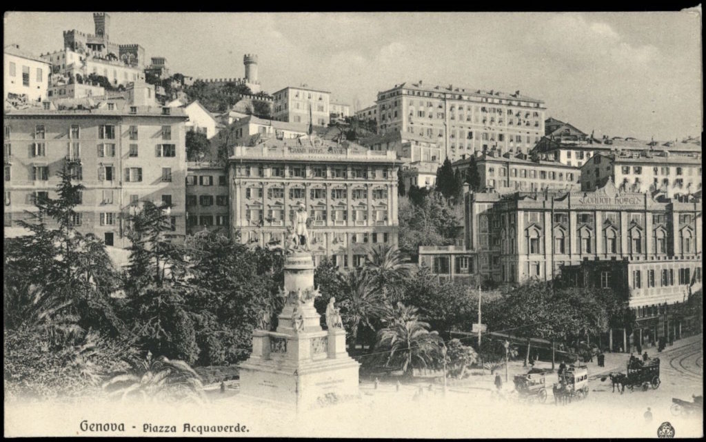 Genova, Piazza Acquaverde