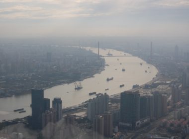 draußen, Wolke, Himmel, Gebäude, Wasser, Luftfotografie, Skyline, Nebel, Vogelperspektive, Stadtlandschaft, Stadtgebiet, Metropole, Metropolregion, Hochhaus, Stadt, Reise, Wolkenkratzer, Luftbild, Fluss