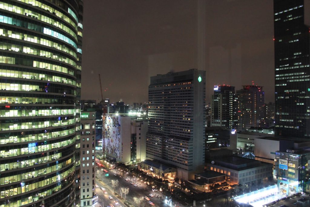 Metropolregion, Metropole, Hochhaus, Gebäude, Stadtgebiet, Stadtlandschaft, Gewerbegebäude, Stadtzentrum, Skyline, Nacht, Wohnungseigentum, Mischnutzung, Wolkenkratzer, Stadt, draußen, Turm, Licht