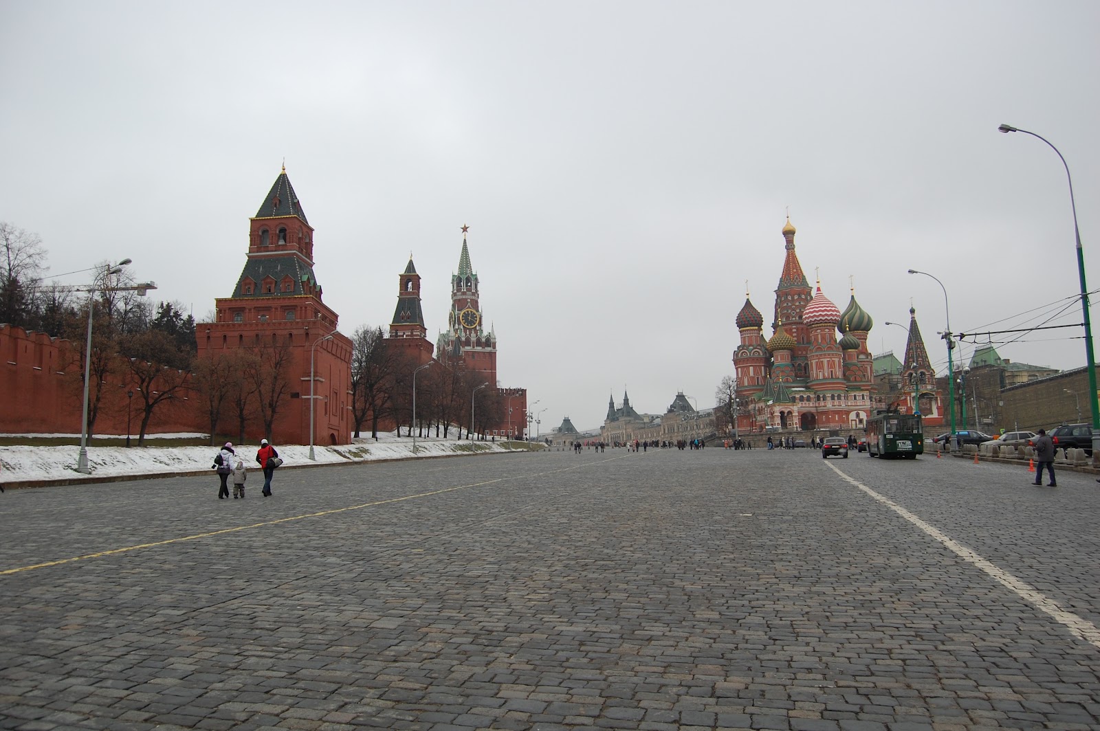 Himmel, draußen, Bastion, Kreml, Gebäude, Wolke, Baum, Gelände, öffentlicher Raum, Stadt, Winter, Straße, Menschen