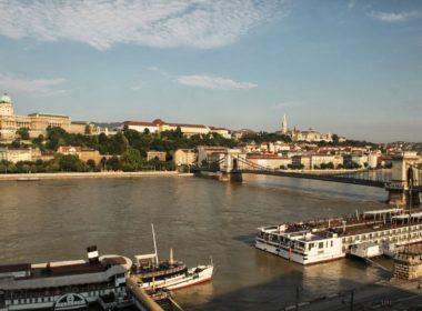 draußen, Wasser, Himmel, Wolke, Schiff, Gebäude, Kanal, See, Wasserweg, Transport, Fahrzeug, Wasserfahrzeug, Fluss, Stadt, Reise, Boot, Groß, Landschaft, Brücke