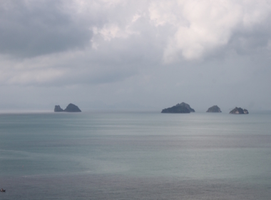 Wolke, draußen, Himmel, Wasser, Natur, Küsten- und Ozeanlandschaft, Landschaft, Meer, Küste, Sound, Horizont, Insel, Strand, Ruhig, Gewässer, Kleine insel, Kap, Schäre, Wolken, Wolkig, Reise