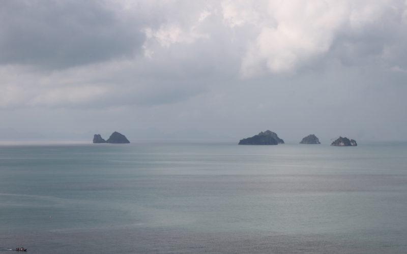 Wolke, draußen, Himmel, Wasser, Natur, Küsten- und Ozeanlandschaft, Landschaft, Meer, Küste, Sound, Horizont, Insel, Strand, Ruhig, Gewässer, Kleine insel, Kap, Schäre, Wolken, Wolkig, Reise