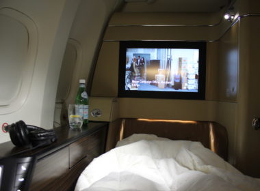 Im Haus, Wand, Bett, Mobiliar, Inneneinrichtung, Spiegel, Kissen, Fernsehen, Hotel, Decke, Zimmer