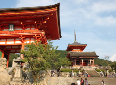 draußen, Himmel, Kultstätte, Wolke, Chinesische Architektur, Japanische Architektur, Schrein, Baum, Gebäude, Pagode, Shintō-Schrein, Tempel, Menschen, Lamakloster, rot