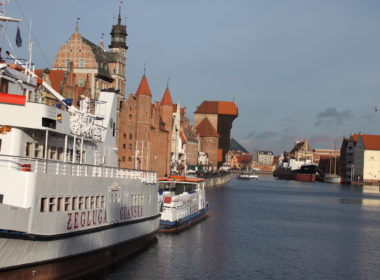 draußen, Wasserfahrzeug, Transport, Himmel, Fahrzeug, Schiffbau, Wasser, Gebäude, Schiff, Groß, Boot, Fluss