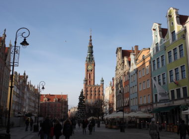 draußen, Himmel, Gebäude, Stadt, Stadtzentrum, Mischnutzung, Stadtplatz, Stadtgebiet, Nachbarschaft, öffentlicher Raum, Fußgänger, Metropolregion, Straßenbeleuchtung, Reise, Menschen, Straße, Quadrat