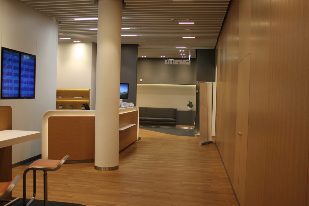 Review: Lufthansa Business Lounge München Satellit (Non-Schengen) - You ...