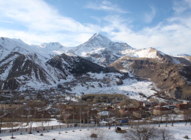 draußen, Natur, Wolke, Schnee, Himmel, Berg, Baum, Winter, Glazialmorphologie, Gefrieren, Gebirgszug, Alpen, Gebirgsmassiv, Moräne, Nunatak, Gipfel, Bergkamm, Landschaft, Bedeckt