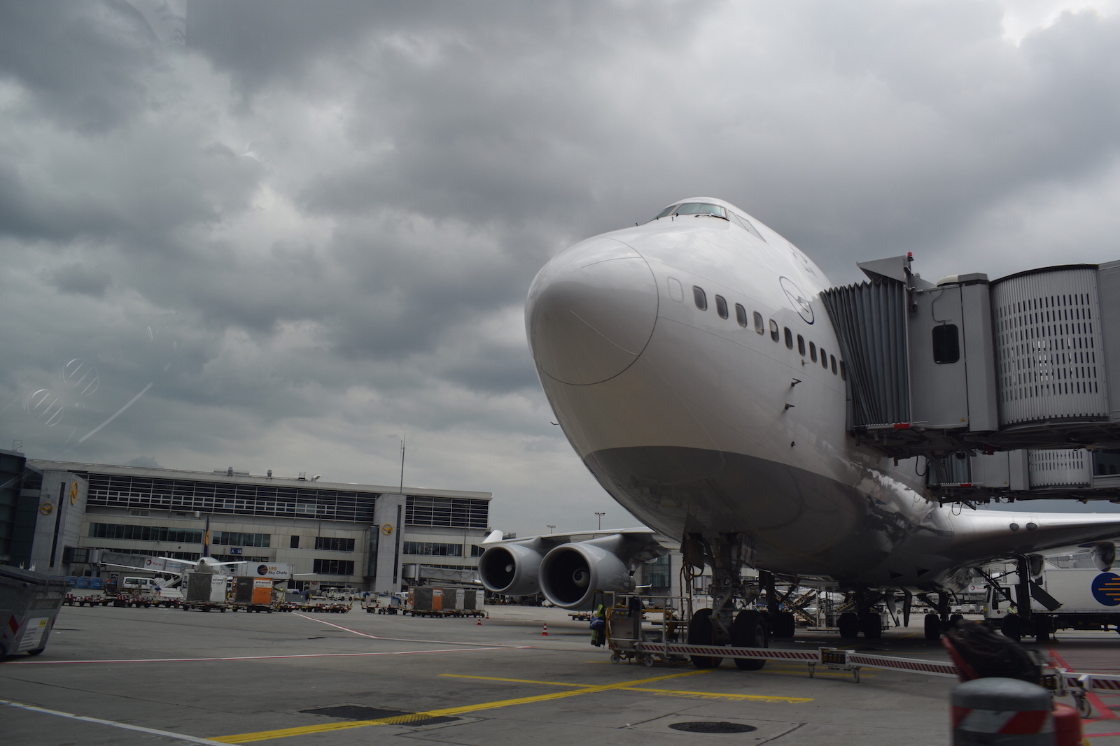 Lufthansa streicht in der Economy Spirituosen und führt Onboard Delights ein