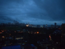 Wolke, draußen, Himmel, Nacht, Skyline, Stadtlandschaft, Wolkenkratzer, Metropolregion, Stadtgebiet, Metropole, Hochhaus, Gebäude, Dunkel, Stadt