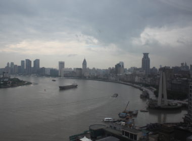 draußen, Wolke, Himmel, Skyline, Wasser, Stadtlandschaft, Gebäude, Boot, Metropole, Hochhaus, Schiff, Stadtgebiet, Metropolregion, Wolkenkratzer, Wasserweg, Stadtzentrum, Kanal, See, Stadt, Reise, Fluss, Wolkig, Brücke, Wasserfahrzeug