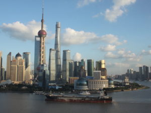 draußen, Himmel, Wolke, Wasser, Skyline, Turm, Hochhaus, Stadtlandschaft, Wolkenkratzer, Metropole, Metropolregion, See, Schiff, Stadtzentrum, Stadtgebiet, Gebäude, Stadt, Boot, Fluss, Groß, Reise