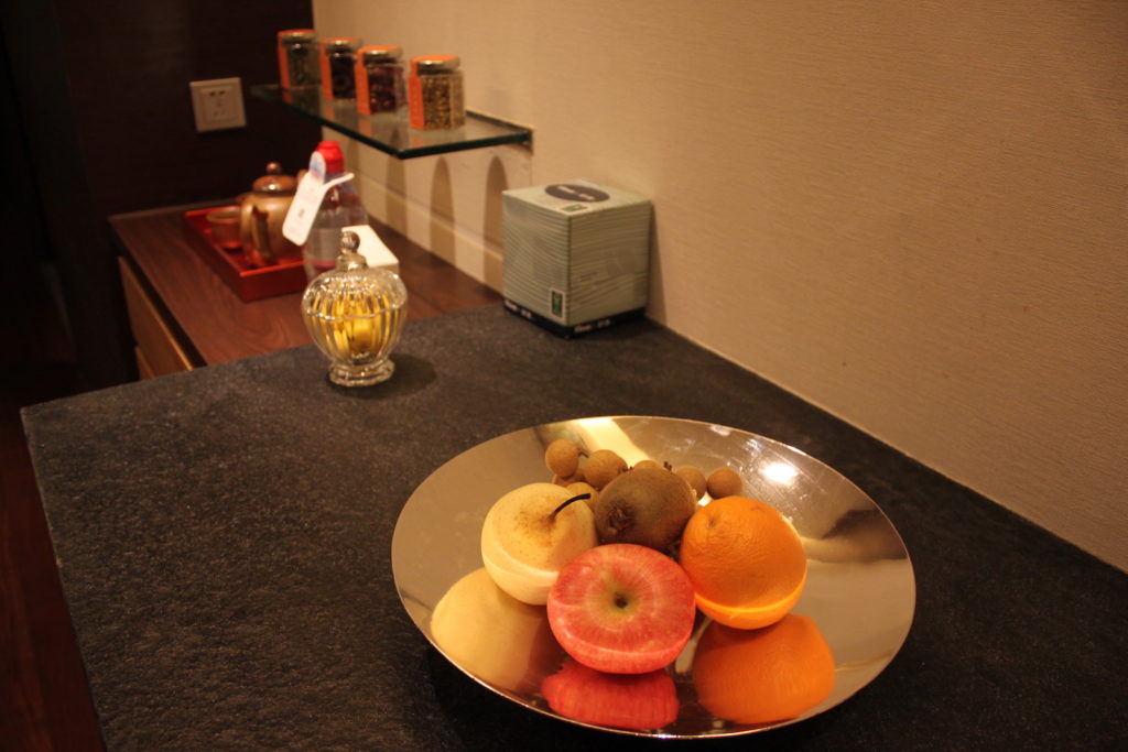 Im Haus, Tisch, Wand, Apfel, Frucht, Essen, Orangen, Boden, orange, Schüssel