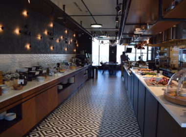 Im Haus, Arbeitsfläche, Wand, Küche, Decke, Möbel, Essen, Waschbecken, Restaurant, Boden, Küchengerät