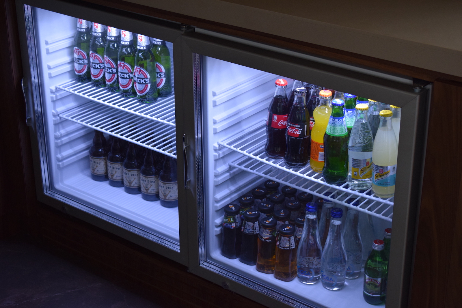 Flasche, Softdrink, Gerät, Minibar, Drink, Im Haus, Küchengerät, Kühlschrank, Fenster, Bier