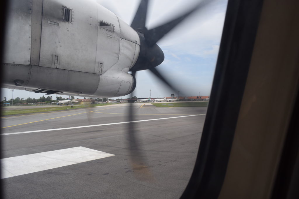 Platane Flugzeug Hobel, Flugzeug, Propeller, draußen, Himmel, Flugreise, Luftfahrt, Luftfahrthersteller, Fahrzeug, Turbine, Luftfahrttechnik, Straße, Gelände, Asphalt