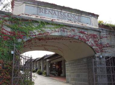 draußen, Himmel, Pflanze, Gewölbe, Gebäude, Blume, Baum, Brücke, Backstein, Schild, rot, Stadt