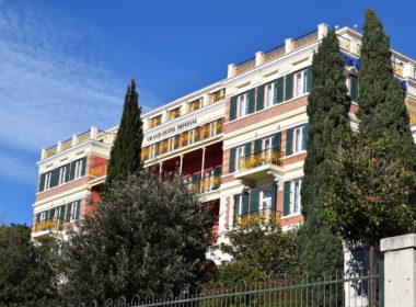 draußen, Gebäude, Himmel, Fenster, Baum, Haus, Wolke, Fassade, Anwesen, Immobilie, Pflanze, Eigentum, Stadt, Architektur, Straße