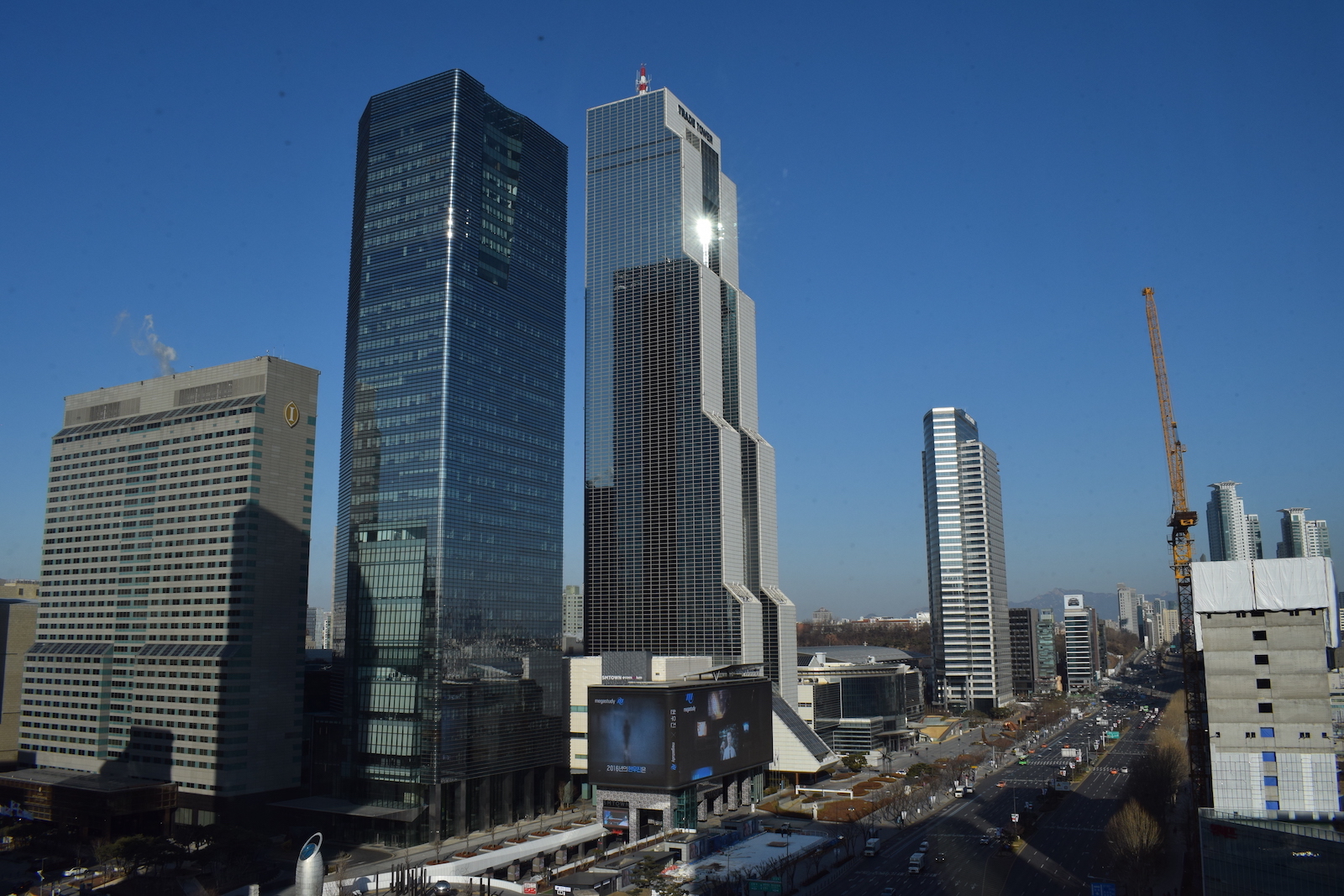 draußen, Gebäude, Hochhaus, Metropolregion, Metropole, Himmel, Stadtgebiet, Stadtlandschaft, Skyline, Stadtzentrum, Gewerbegebäude, Turm, Wohnungseigentum, Mischnutzung, Firmensitz, Stadt, Wolkenkratzer, Winter