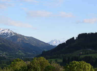 draußen, Natur, Baum, Wolke, Berg, Himmel, Gebirgszug, Landschaft, Hochland, Hill Station, Gebirgsmassiv, Schnee, Alpen, Bergkamm, Gipfel, Tal, Bergrücken, Wildnis, Gras