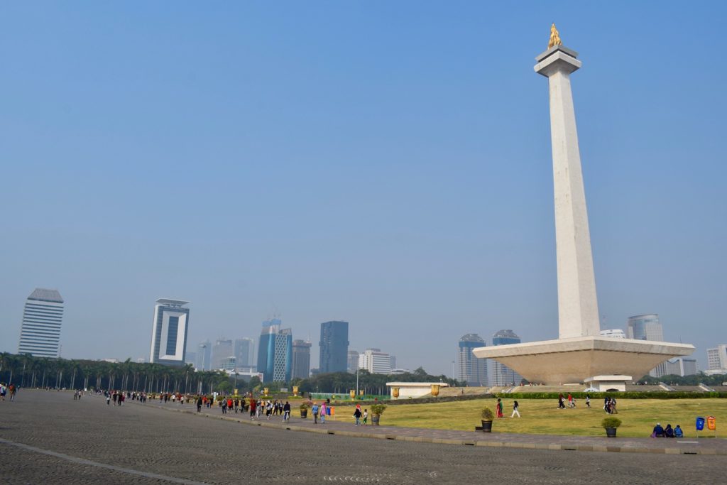 Himmel, draußen, Gebäude, Turm, Wahrzeichen, Monument, Obelisk, Wolkenkratzer, Stadt, Gras, Gelände, Menschen
