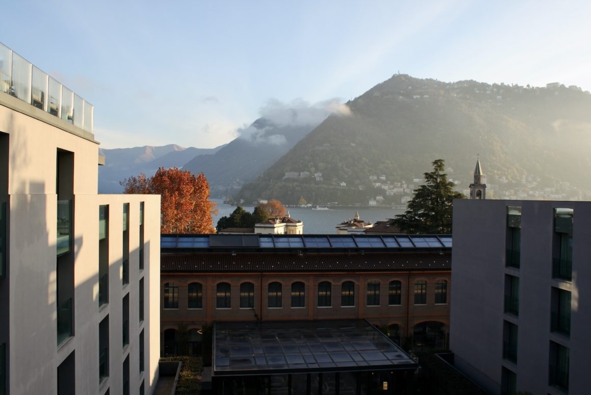draußen, Himmel, Fenster, Wolke, Baum, Nebel, Haus, Gebäude, Reise, Herbst, Berg, Stadt, Architektur
