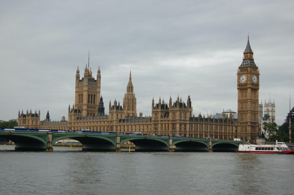 draußen, Himmel, Uhr, Wolke, Gebäude, Brücke, Wasser, Turm, Wasserweg, Uhrenturm, Turmspitze, Kanal, Stadt, Fluss, Groß, Parlament