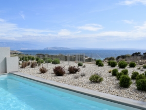 Himmel, draußen, Schwimmbecken, Wasser, Wolke, Pflanze, Urlaubsort, Urlaubsstadt, Baum, Kurort, Gebäude, Pool, Urlaub, Hotel, Berg, Gelände, Strand
