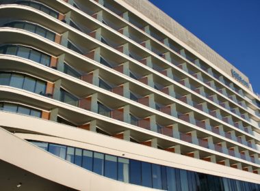 Gebäude, Himmel, Gewerbegebäude, draußen, Architektur, Fenster, Brutalismus, Hochhaus, Groß, Stadt