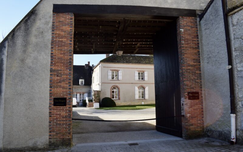 draußen, Gebäude, Himmel, Fenster, Wand, Eigentum, Backstein, Beton, Architektur, Tür, Immobilie, Kompositmaterial, Mauerwerk, Straße, Gelände, Stein, Haus