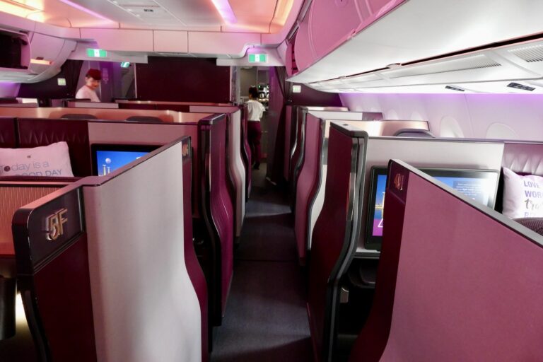 Im Haus, Flugzeugkabine, Decke