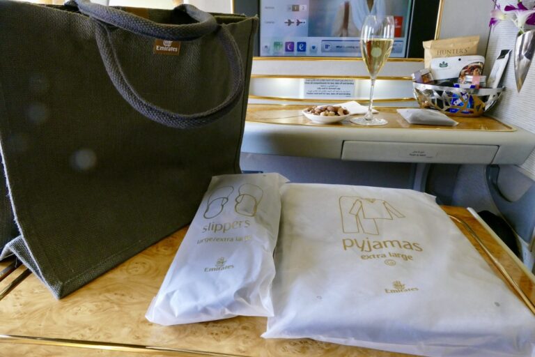 Quittung, Text, Im Haus, Mobiliar, Textil, Handtuch, Gepäck und Koffer, Handtasche, Boden