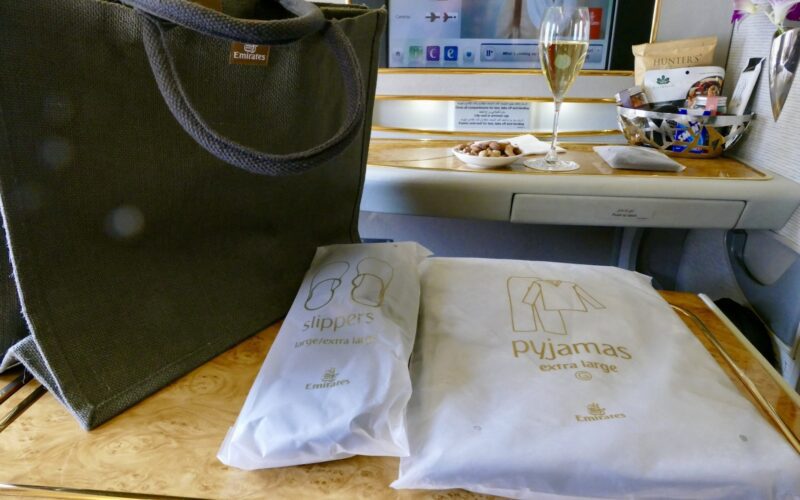 Quittung, Text, Im Haus, Mobiliar, Textil, Handtuch, Gepäck und Koffer, Handtasche, Boden