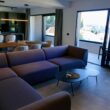 Im Haus, Couch, Inneneinrichtung, Boden, Studiocouch, Bettsofa, Wand, Fenster, Armlehne, Wohnzimmer, Kaffeetisch, Kleines Sofa, Decke, Tisch, Warteraum, Bude, Penthouse, Sofa, Hotel, Zimmer, Groß, Stuhl, Mobiliar