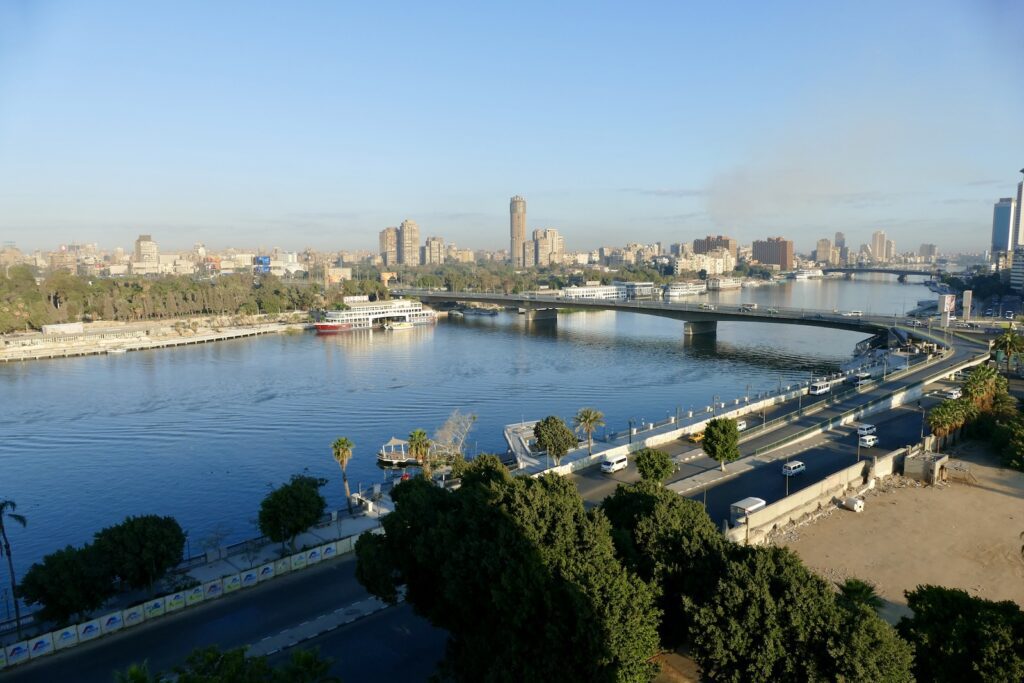 draußen, Himmel, Wasser, Baum, Gebäude, Skyline, Wasserweg, See, Kanal, Stadt, Wolkenkratzer, Stadtlandschaft, Fluss, Reise, Brücke