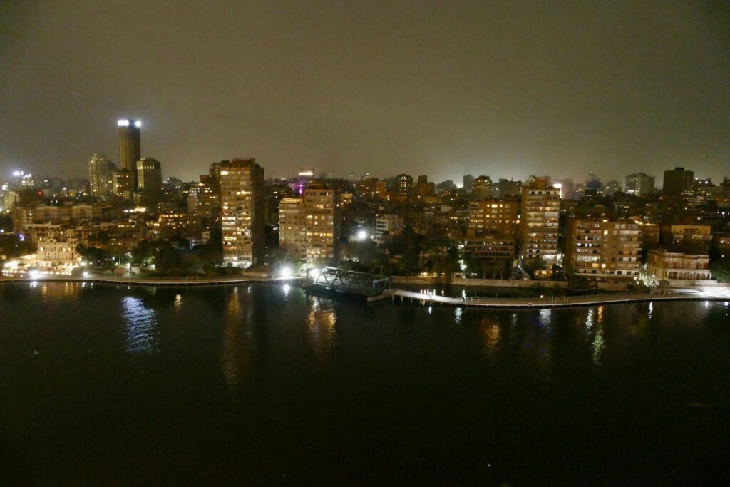 draußen, Skyline, Nacht, Stadtlandschaft, Himmel, Gebäude, Metropole, Metropolregion, Stadtgebiet, Stadt, See, Turm, Hochhaus, Wasser, Stadtzentrum, Wolkenkratzer, Licht, Fluss