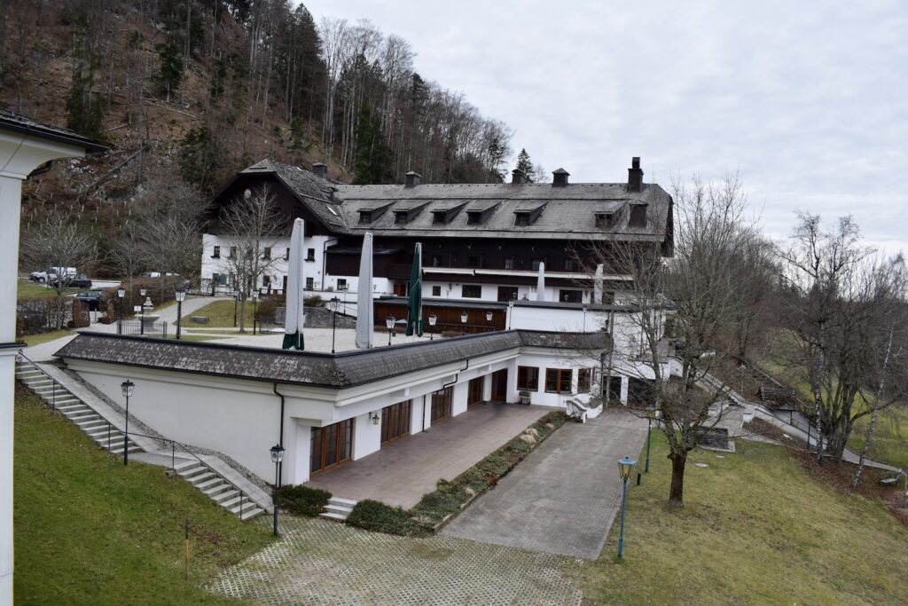 draußen, Himmel, Baum, Wolke, Gebäude, Pflanze, Haus, Gras, Reise, Gelände, Landschaft