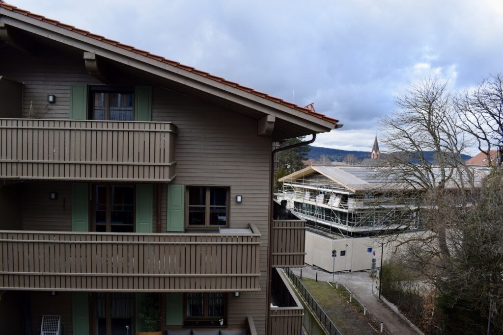 draußen, Gebäude, Wolke, Himmel, Baum, Fenster, Haus, Eigentum, Immobilie, Dach, Veranda, Architektur, Reise