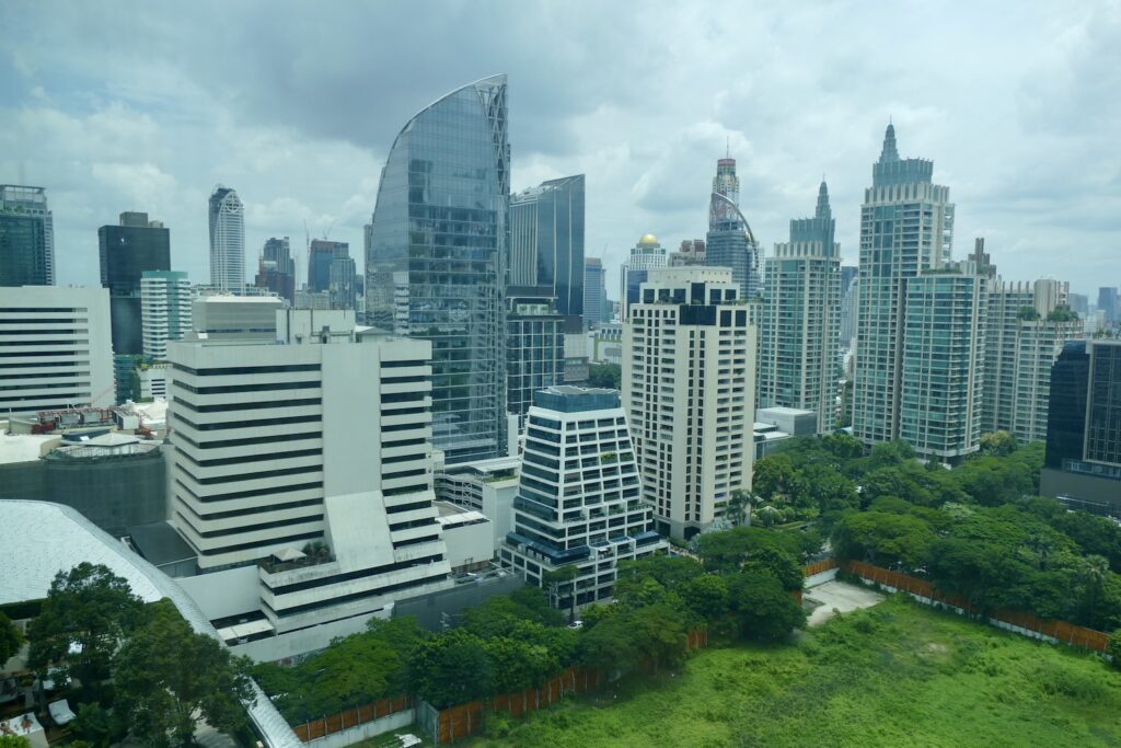 draußen, Wolke, Himmel, Hochhaus, Skyline, Baum, Metropole, Stadtlandschaft, Metropolregion, Stadtgebiet, Wolkenkratzer, Gebäude, Turm, Stadtzentrum, Gewerbegebäude, Wohnungseigentum, Gras, Tageszeit, Stadt, Park