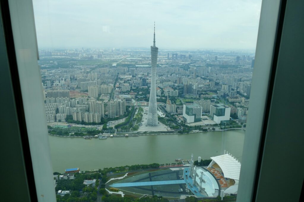 Himmel, Gebäude, Wolke, Wasser, draußen, Luftfotografie, Wolkenkratzer, Turm, Stadtgebiet, Stadtlandschaft, Skyline, Metropole, Vogelperspektive, Metropolregion, Fenster, Stadt