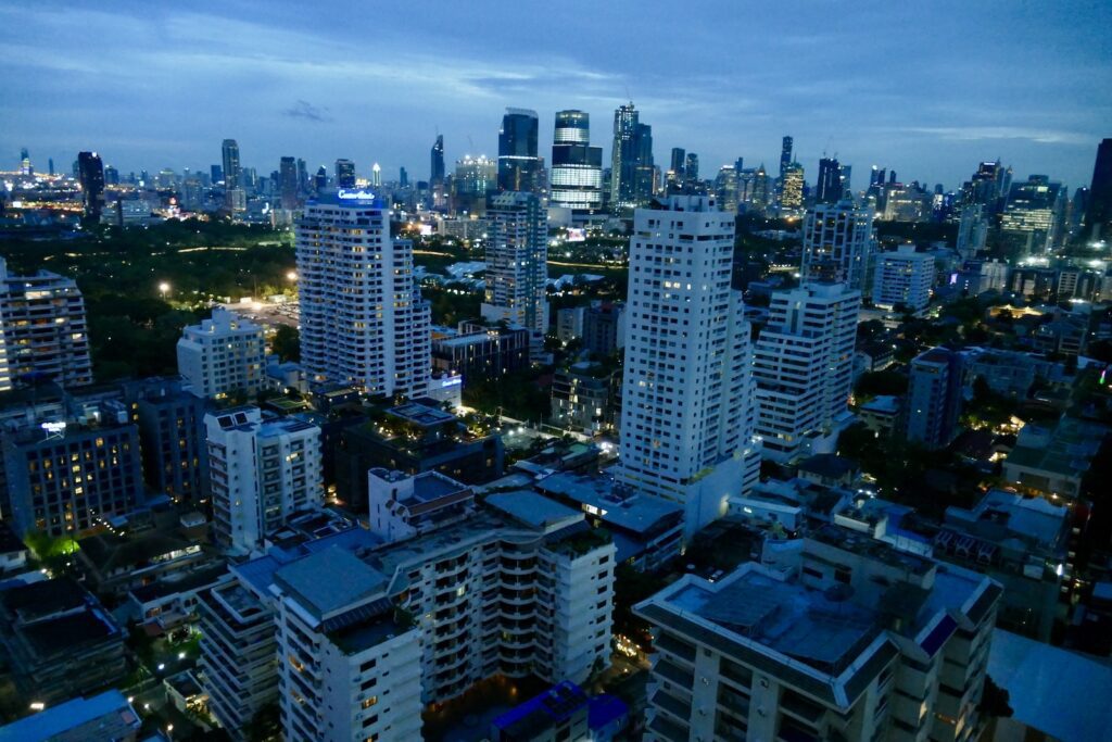 Gebäude, Metropolregion, Metropole, Stadtlandschaft, Skyline, Hochhaus, Stadtgebiet, Wolke, Stadt, Himmel, Stadtzentrum, draußen, Turm, Gewerbegebäude, Wolkenkratzer, Wohnungseigentum, Mischnutzung, Nacht