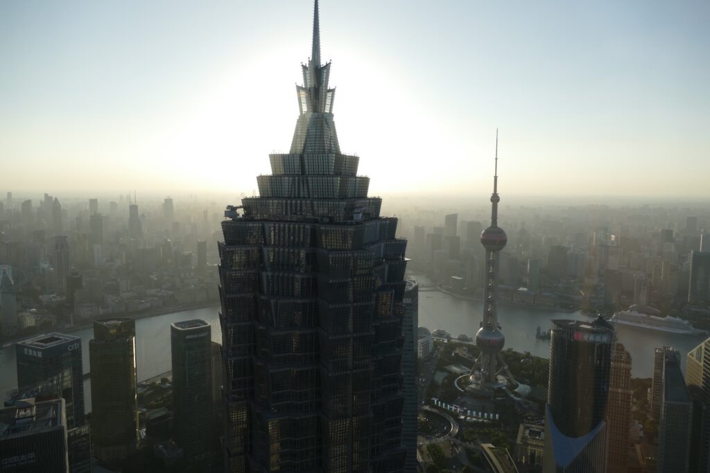 Gebäude, Himmel, Nebel, draußen, Metropole, Hochhaus, Skyline, Stadtgebiet, Metropolregion, Stadtlandschaft, Wolkenkratzer, Turm, Stadt