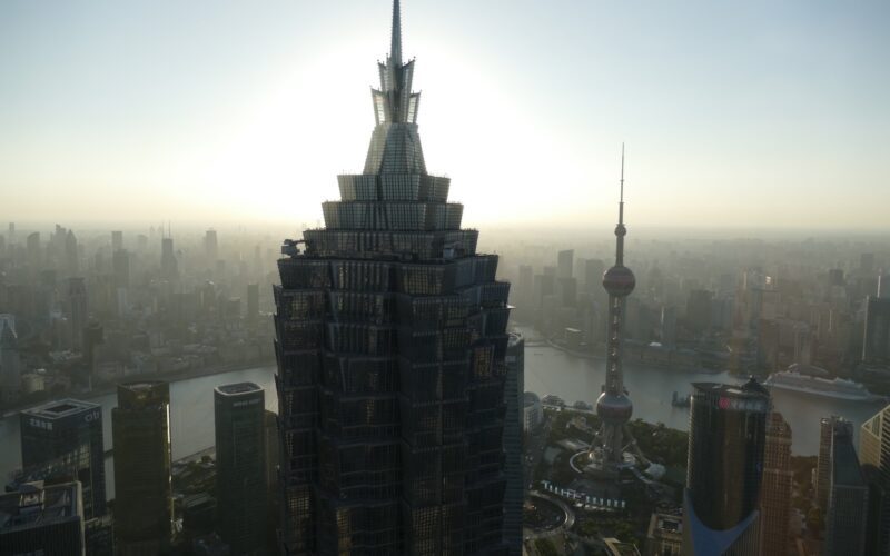 Gebäude, Himmel, Nebel, draußen, Metropole, Hochhaus, Skyline, Stadtgebiet, Metropolregion, Stadtlandschaft, Wolkenkratzer, Turm, Stadt