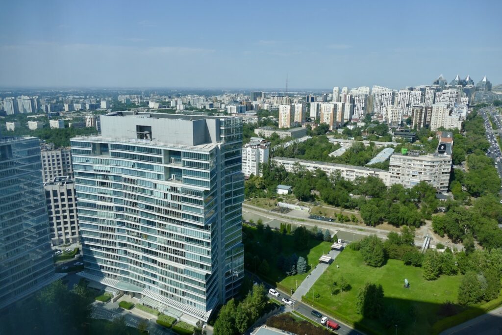 draußen, Gebäude, Baum, Hochhaus, Stadtgebiet, Metropolregion, Himmel, Städtebau, Metropole, Stadtlandschaft, Skyline, Stadtzentrum, Luftfotografie, Wohnungseigentum, Wohnung, Wohnlage, Mischnutzung, Vorort, Gewerbegebäude, Vogelperspektive, Immobilie, Stadt, Luftbild, Turm, Wolkenkratzer