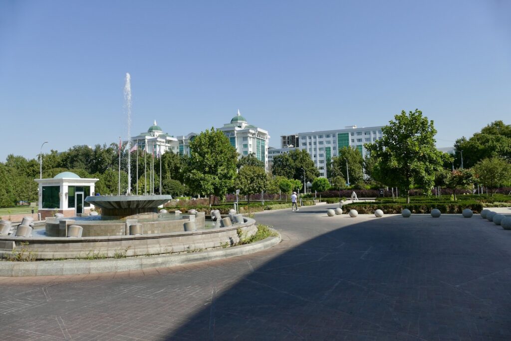 draußen, Himmel, Baum, Gebäude, Straße, Pflanze, Städtebau, Park, Gelände, Stadt, Reise