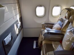 Im Haus, Flugzeugkabine, Wand