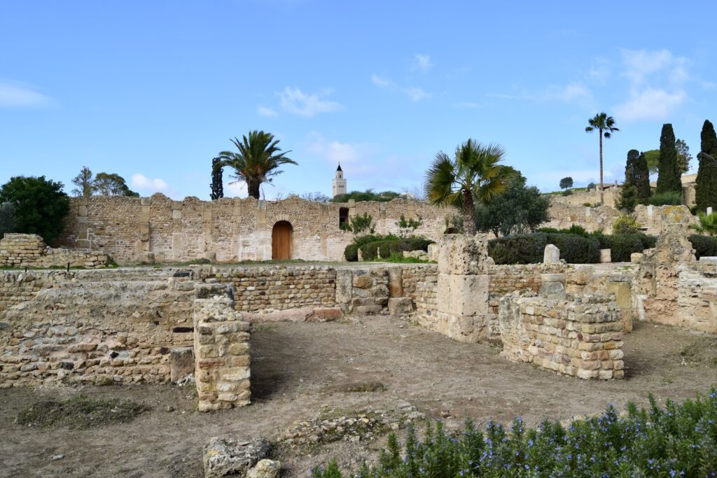 draußen, Himmel, Ruinen, Baum, Wolke, Pflanze, Archäologische Stätte, Steinwand, Stein, Altertum, Historischer Ort, Ruine, Gelände, Urlaub