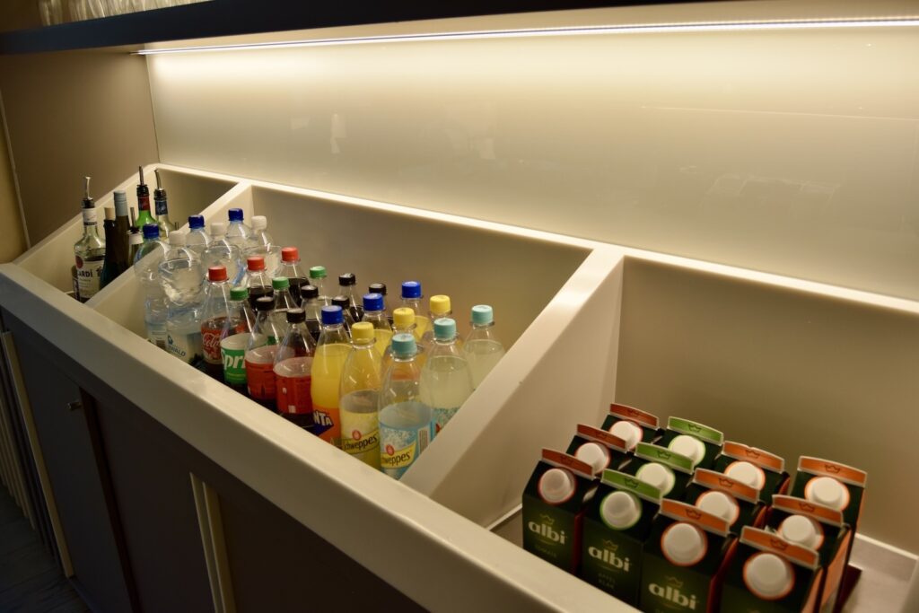 Im Haus, Wand, Softdrink, Flasche, Kühlschrank, Regal, Drink, Minibar