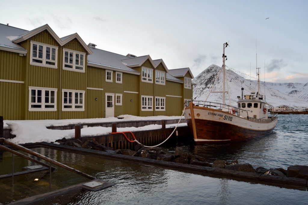 draußen, Himmel, Schiff, Wasser, Transport, Gebäude, See, Fahrzeug, Dock, Angedockt, Winter, Wasserfahrzeug, Haus, halten, Pier, Boot